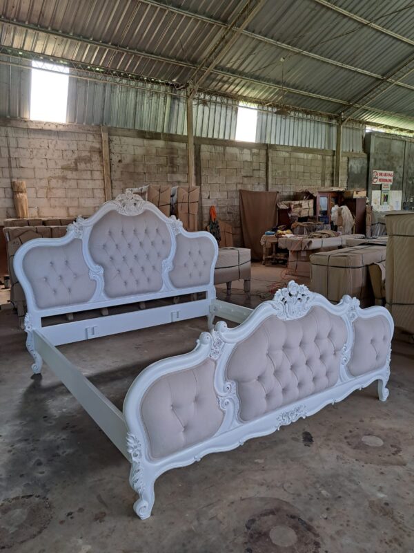 Versailles Bed ( Queen )