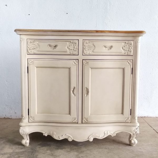 2 Doors Andreanna Buffet